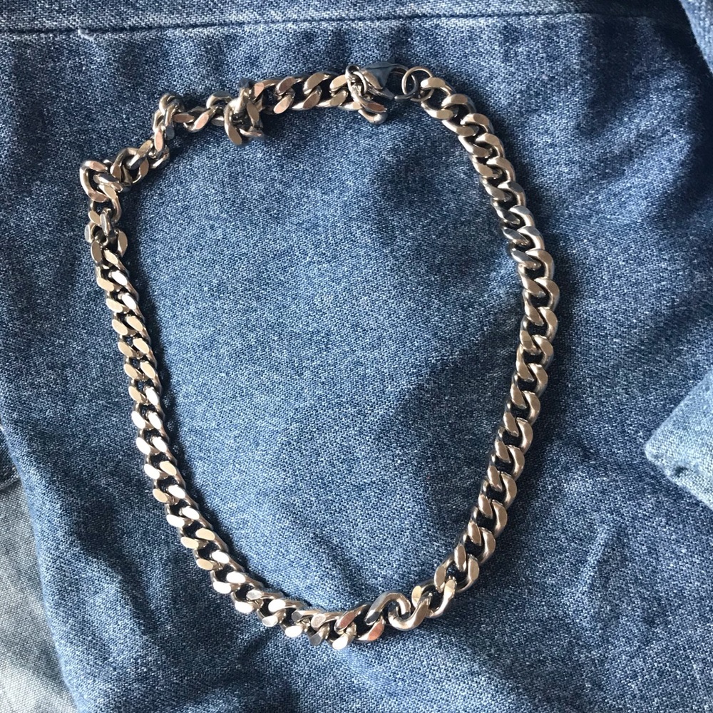 Silver chain choker